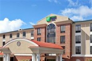 Holiday Inn Express Hotel & Suites Lavonia Image