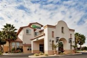 Holiday Inn Express Hotel & Suites Manteca Image