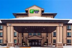 Holiday Inn Express Hotel and Suites Winner voted  best hotel in Winner