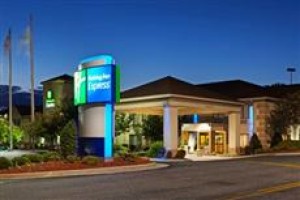 Holiday Inn Express Shelby voted  best hotel in Shelby