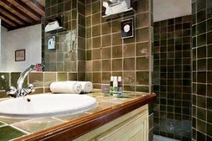 Hostellerie Le Castellas Image