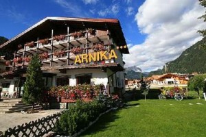 Hotel Arnika Pozza di Fassa Image
