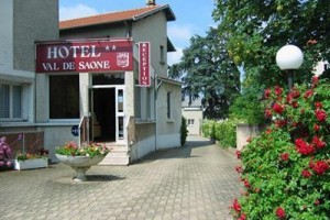 Hotel Au Val De Saone Sathonay-Camp Image