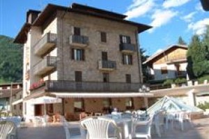 Hotel Carrara Serina Image