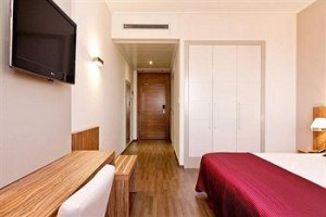 Hotel Dna Monse Image