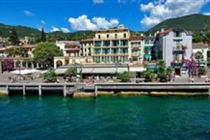 Hotel Du Lac Gardone Riviera Image