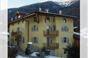 Hotel Garni Mountain Resort voted 2nd best hotel in Commezzadura