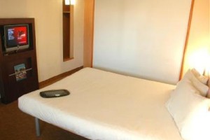 Ibis Birmingham Holloway Circus Image