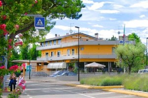Hotel La Bussola Image