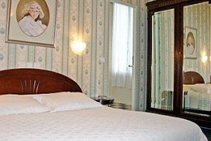 Hotel Le Vendome Villa Claudia Image