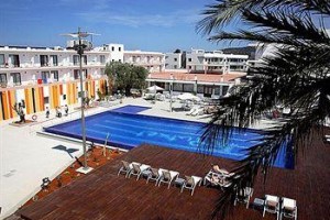 Hotel Puchet Image