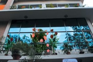 Hotel Rose Garden Image