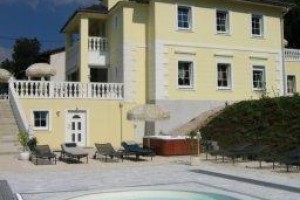Hotel Schlossl Im Park Image
