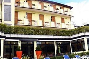 Hotel Touring Desenzano Del Garda Image