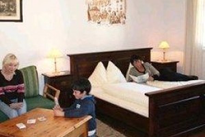 Hotelchen Dollacher Dorfwirtshaus Grosskirchheim voted 2nd best hotel in Grosskirchheim