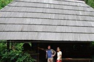Hutten am Teich Image
