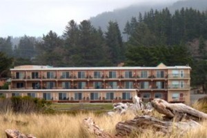 Inn of the Beachcomber voted 5th best hotel in Gold Beach