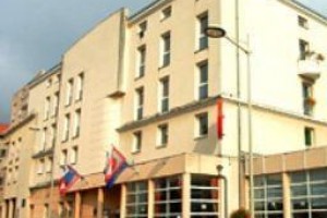 Central Parc Hotel voted  best hotel in Oyonnax