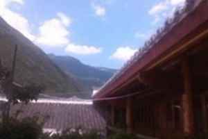 Jiuzhaigou The Somebody Else Source to the Inn Image