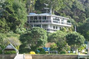 Kawau Lodge voted  best hotel in Kawau