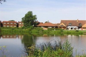 Kingfisher Country Club Stony Stratford Image