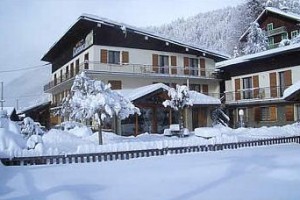 L Ours Blanc Hotel Morzine Image