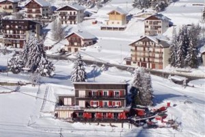 La Vallee Blanche voted 4th best hotel in Guillaumes