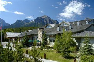 Lake Louise Inn voted 4th best hotel in Lake Louise
