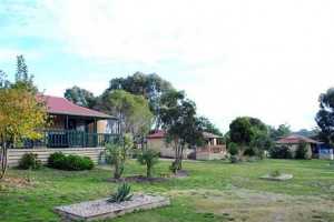 Lakes Entrance Country Cottages voted  best hotel in Swan Reach