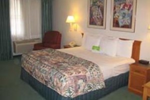 La Quinta Inn Dallas Northwest Farmers Branch voted 4th best hotel in Farmers Branch