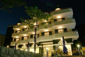 Lav Hotel Makarska Image
