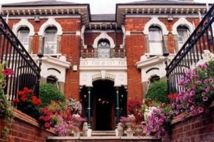 The Leaside voted 4th best hotel in Luton