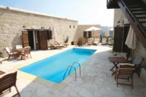 Leonidas Village Houses voted  best hotel in Goudhi