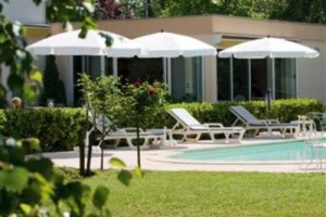 Les Jardins D'adalric Hotel Obernai Image