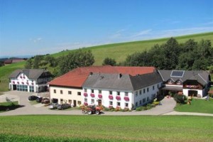 Loeschgruber Bauernhof Farmhouse Rechberg voted  best hotel in Rechberg