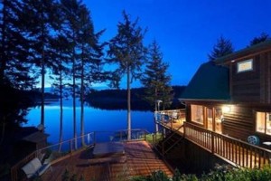Mayne Island Vacations Breakaway voted  best hotel in Mayne Island