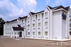 Microtel Inn & Suites Sutton/Gassaway Image