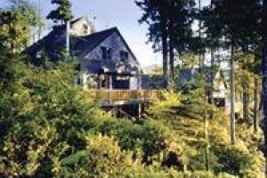 Middle Beach Lodge voted 3rd best hotel in Tofino