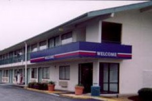 Motel 6 Anderson Redding Airport Image