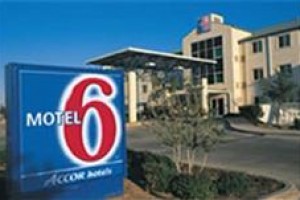 Motel 6 De Soto Lancaster (Texas) voted  best hotel in Lancaster 