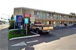 Motel 6 Santa Barbara Goleta Image