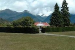 Murrell's Grand View House Bed & Breakfast Manapouri Image