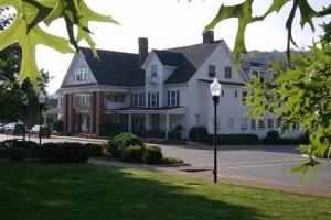 Nu Wray Inn voted  best hotel in Burnsville 