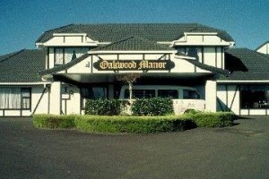 Oakwood Manor Motor Lodge Image