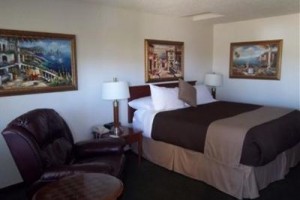 O'Cairns Inn & Suites voted  best hotel in Lompoc