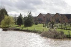Pear Tree Inn and Country Hotel Image