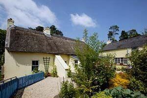 Potters Cottage voted 3rd best hotel in Craigavon