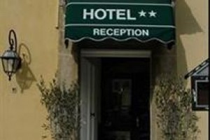 P'tit Dej-Hotel Martigues Le 5 voted 5th best hotel in Martigues