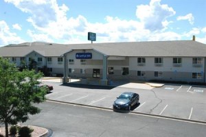 Castle Inn Castle Rock Image