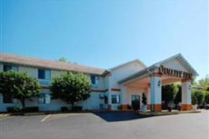 Quality Inn O'Fallon (Illinois) voted 3rd best hotel in O'Fallon 